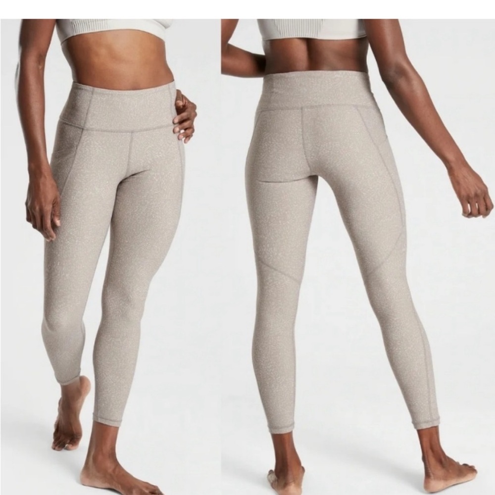 Athleta Salutation Stash Pocket